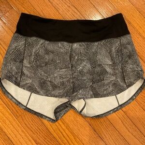 Size 6 Lululemon Speed Up Shorts 4 inch